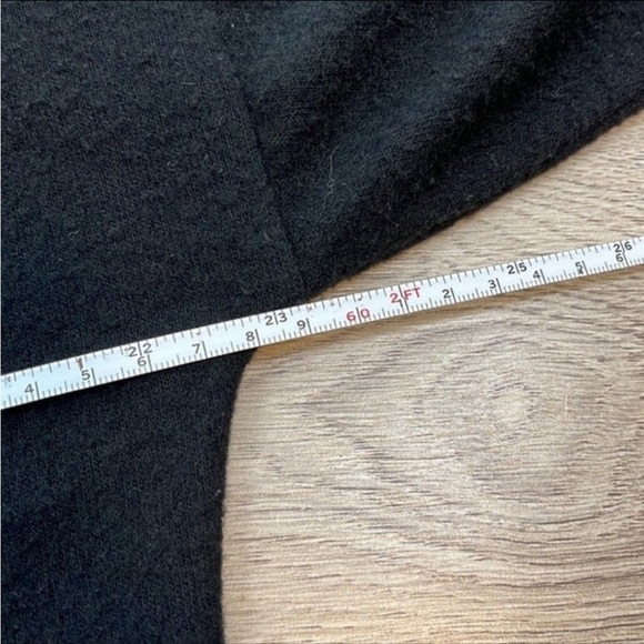 Caution To The Wind Black Cropped Top Size Medium - Picture 6 of 7